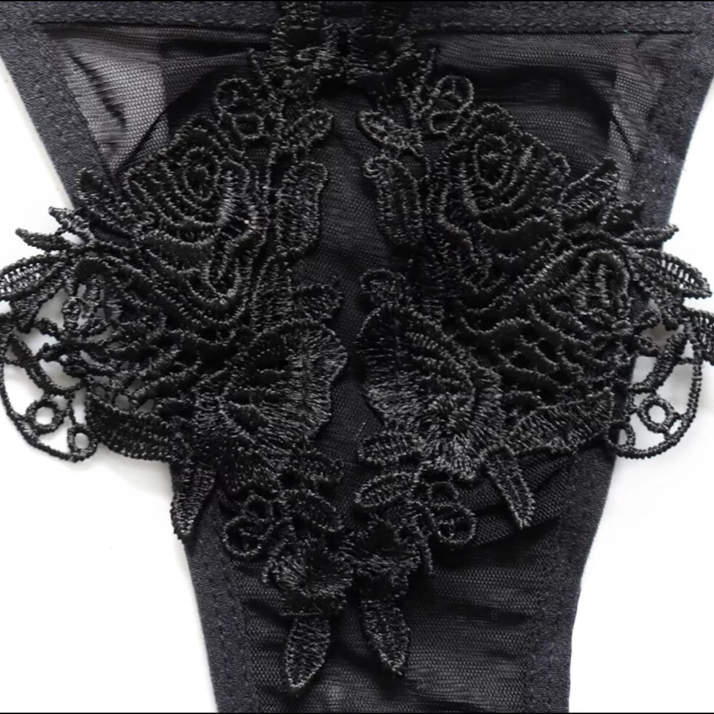 Lingerie - Picture 7 of 9